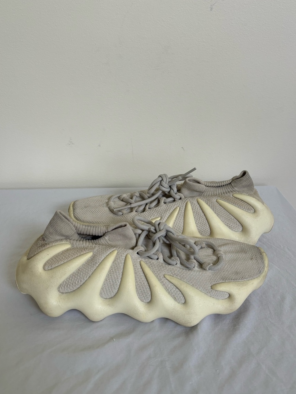Adidas Yeezy 450 Cloud White Men’s Size 10.5 H68038 Sneakers Shoes Kanye 2021